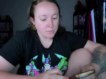 NylonQueen webcam model stream image