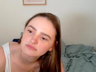 Kiera Harris webcam model stream image