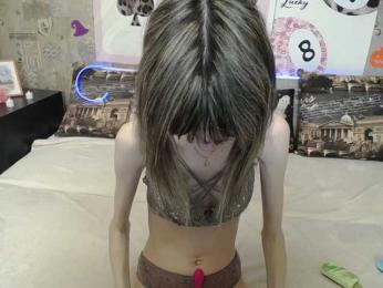 Unusual-G webcam model stream image