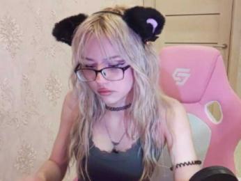 mycutepage webcam bongacams model stream image