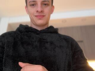 Walker Brown webcam model stream image