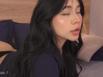 adaaraa_ webcam model stream image