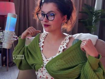 HoneyCherry webcam bongacams model stream image