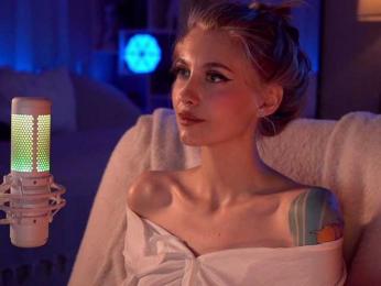 HoneyCherry webcam model stream image