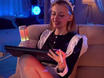 HoneyCherry webcam model stream image