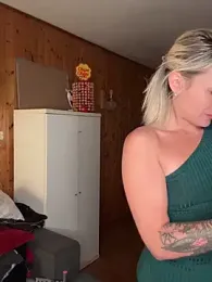 petrouchkaaa_ webcam model stream image