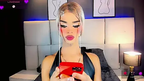Kornylovee webcam model stream image