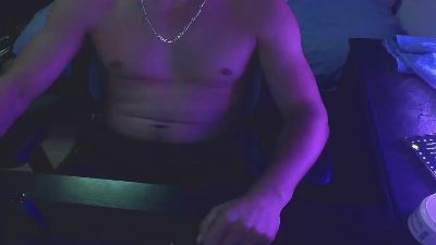 yoloyo93 webcam cam4 model stream image