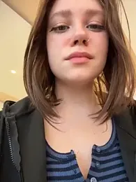 lucy-joy webcam stripchat model stream image