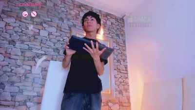 Hades_18 webcam model stream image