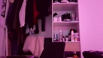 Larafoxok webcam model stream image