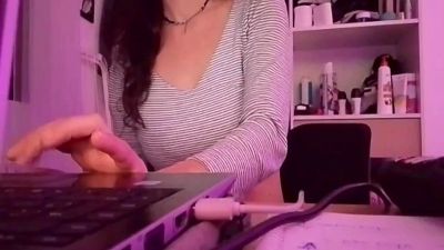 Larafoxok webcam model stream image