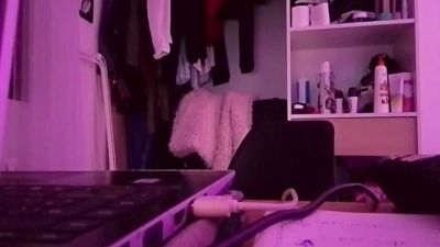 Larafoxok webcam model stream image