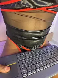 Mia_royal webcam model stream image