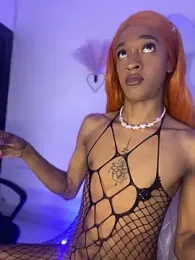 Mia_royal webcam model stream image
