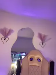 Mia_royal webcam model stream image