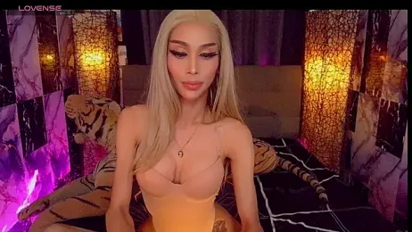 SeductiveSamanthaTS webcam stripchat model stream image