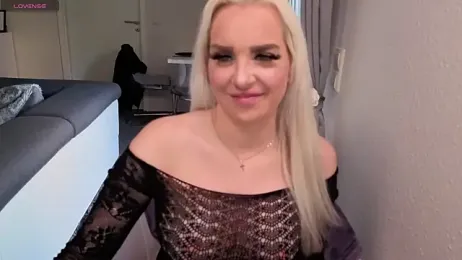 MIA-XXX webcam stripchat model stream image