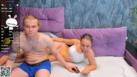 sourkaitly webcam model stream image