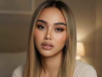 YoshiJenner webcam model stream image