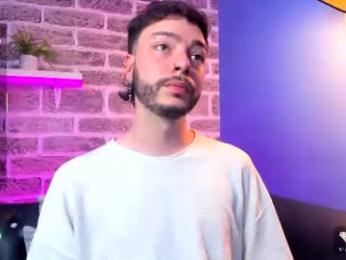 noah_ricci_ webcam model stream image