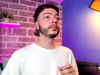 noah_ricci_ webcam model stream image