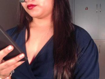 Itshotanu webcam bongacams model stream image
