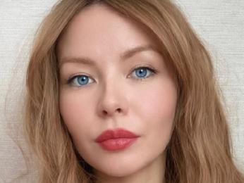 AnnaAnechka webcam livejasmin model stream image