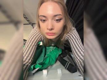 obsessed_with_me webcam model stream image