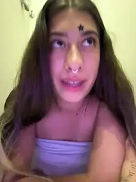 Enyeld_ruru webcam stripchat model stream image