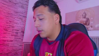 MaxTurner_ webcam model stream image