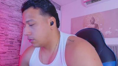 MaxTurner_ webcam model stream image