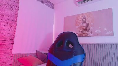 MaxTurner_ webcam model stream image