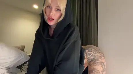 Golden_Aline webcam model stream image