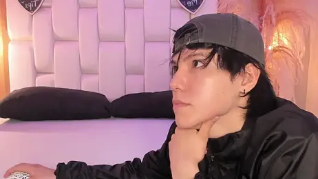 Daphne_And_Roger webcam stripchat model stream image