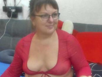 KyliePage1 webcam model stream image