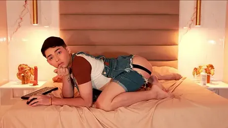 Maxi_little webcam model stream image