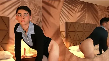 Maxi_little webcam model stream image