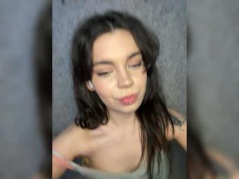 Emilyy19 webcam bongacams model stream image