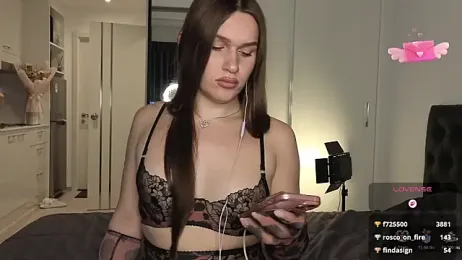 SophieTrner webcam model stream image
