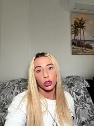 Strongqueen webcam model stream image
