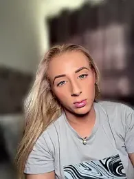 Strongqueen webcam model stream image