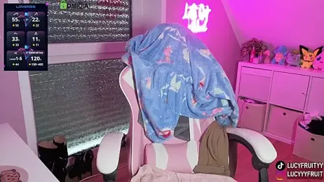 Livewithlucy webcam model stream image