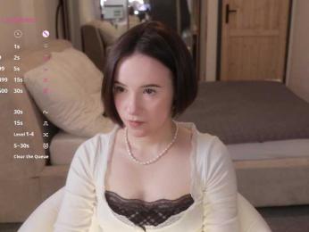 MissEssie webcam bongacams model stream image