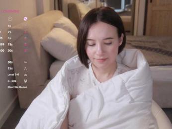 MissEssie webcam bongacams model stream image