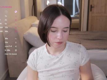 MissEssie webcam bongacams model stream image