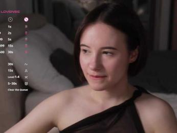MissEssie webcam bongacams model stream image