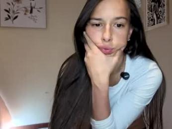 ohanna_ webcam model stream image