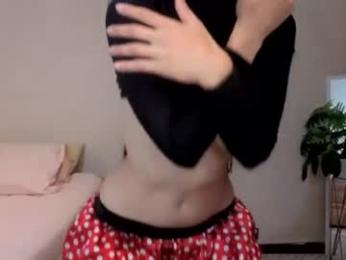 ohanna_ webcam model stream image