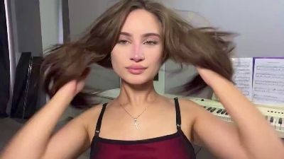 LilliOgden webcam model stream image
